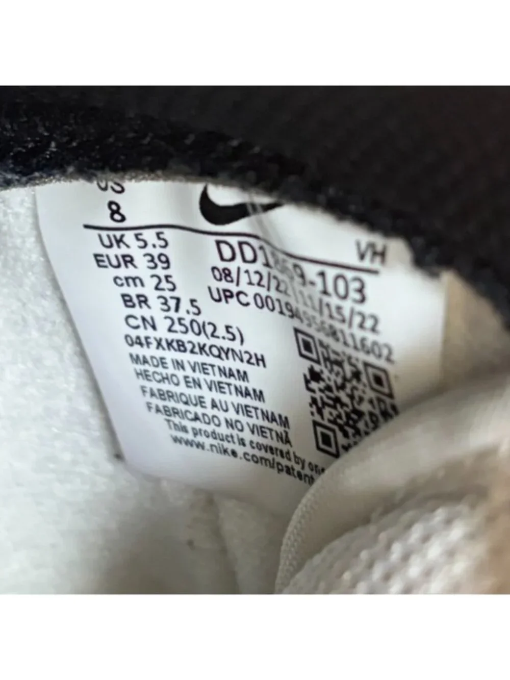 Nike Dunk High Womens Size 8 White Black Athletic Walking Leather Shoes Sneakers